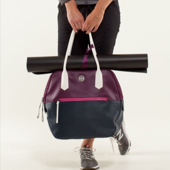 Lululemon Happy Hatha Hour Bag Plum / Inkwell EUC! - Picture 3 of 8